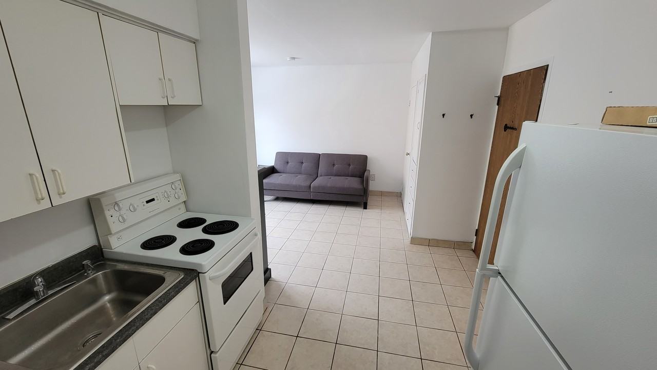 6363 Wyandotte Street East #306 - Photo 5 of 12