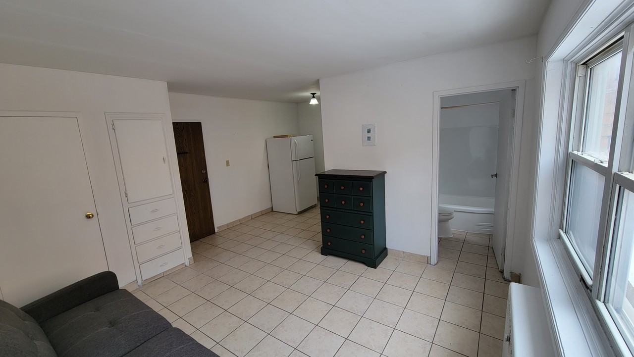 6363 Wyandotte Street East #306 - Photo 6 of 12