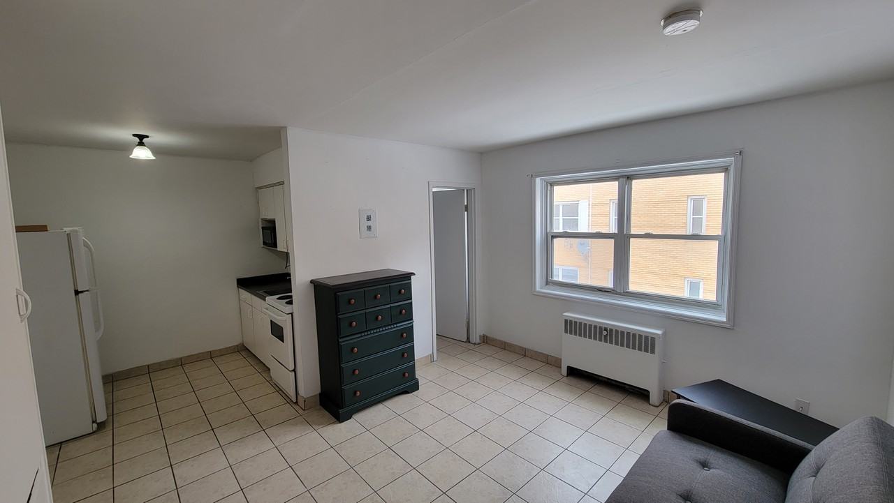 6363 Wyandotte Street East #306 - Photo 7 of 12