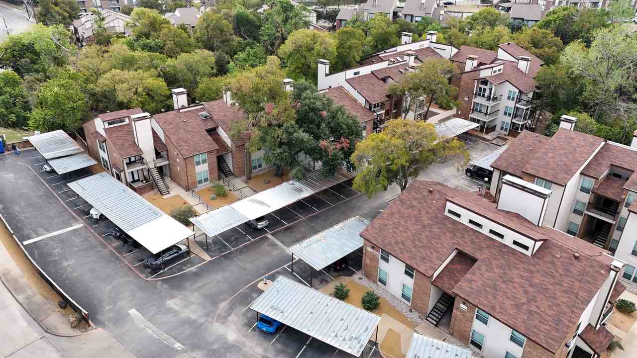 Creekside Condominumums - Photo 2 of 31