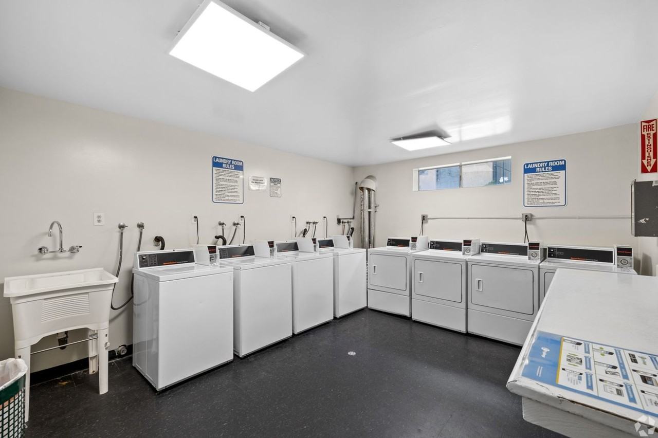 18540 Plummer Street - Photo 5 of 11