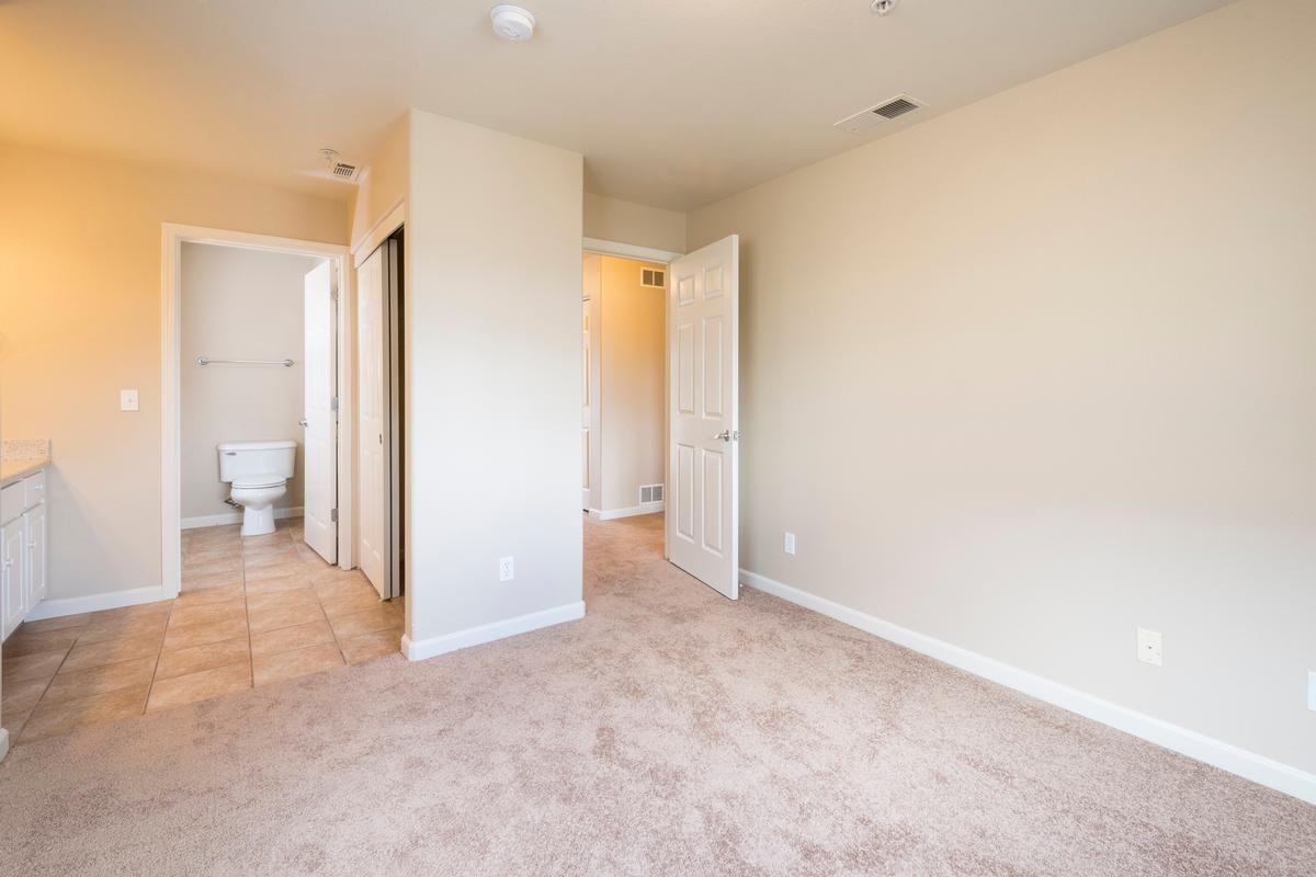 1802 F St - Photo 5 of 10