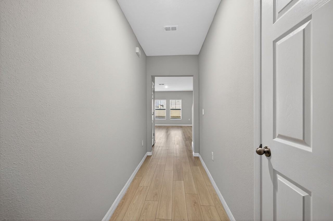 7630 Twinleaf Terrace - Photo 6 of 35