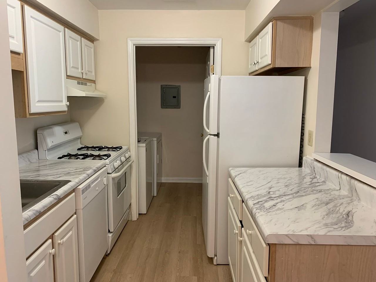 1308 Hillbrow Ln - Photo 2 of 13