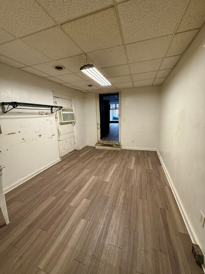 10 South Main Street - Photo 6 of 9