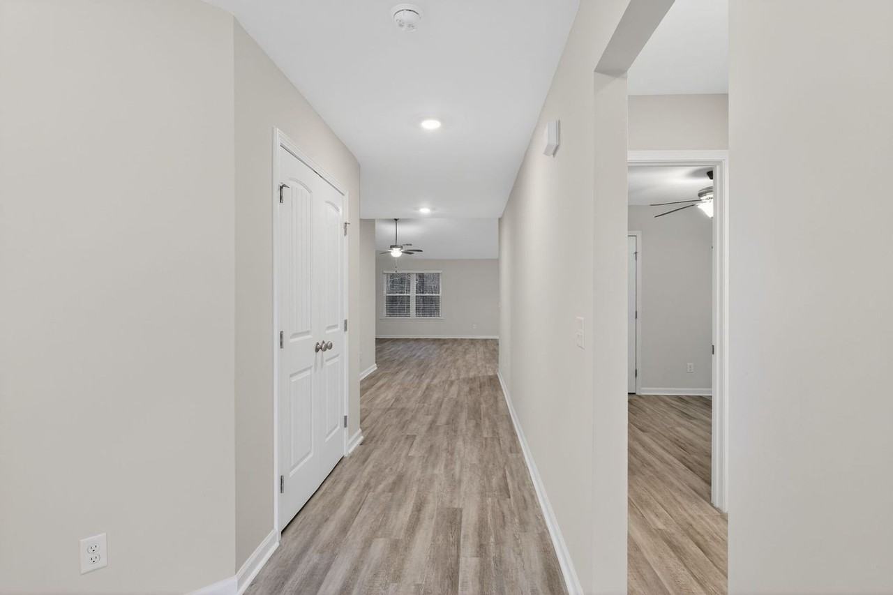 245 Cromer St - Photo 5 of 15