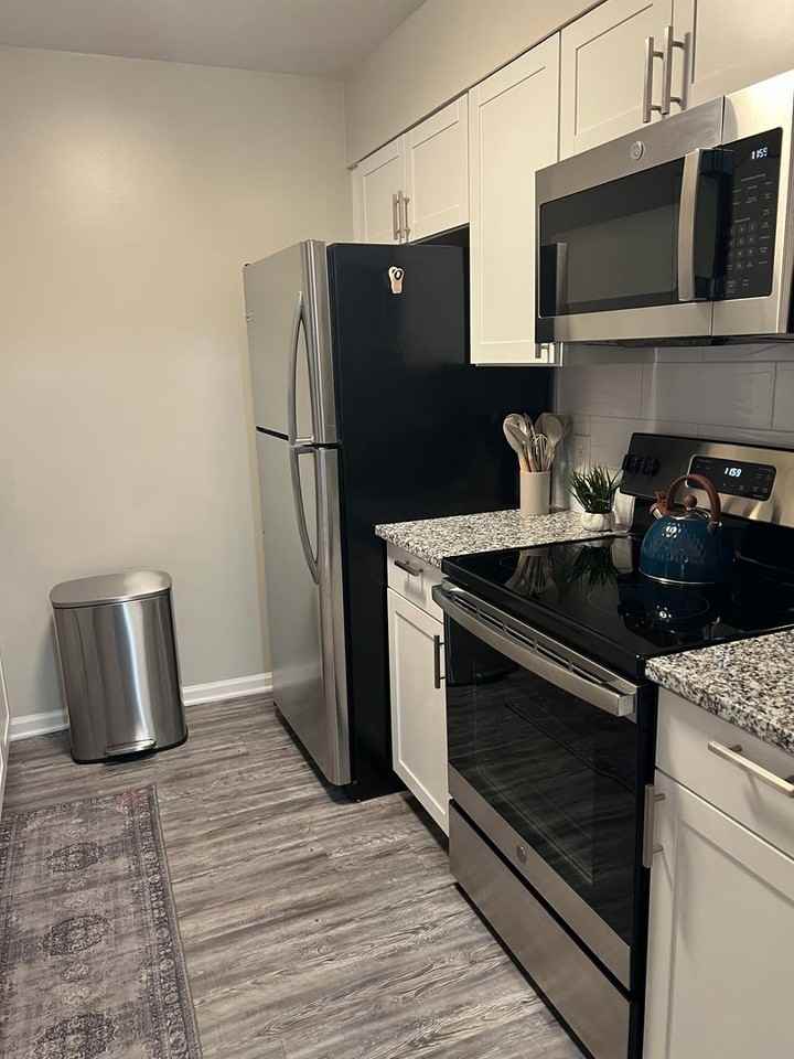 403 71st Avenue North #12 - Photo 5 of 20