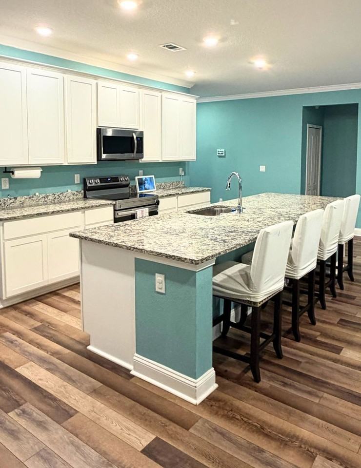 208 Boatsman Way - Photo 5 of 50