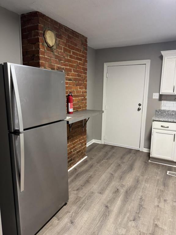 951 South Shelby Street - Photo 5 of 38