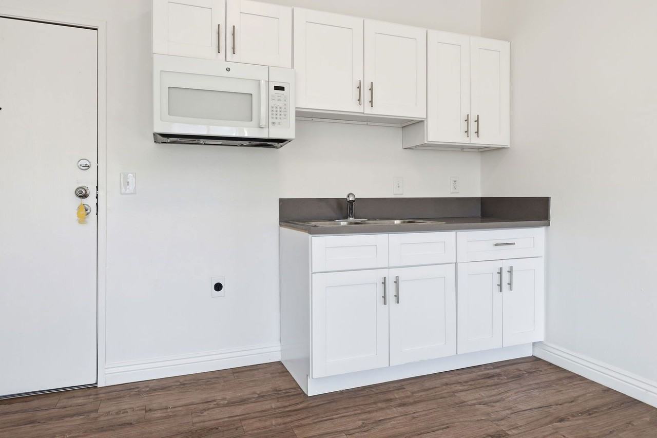 600 South Alvarado Street #415 - Photo 3 of 6