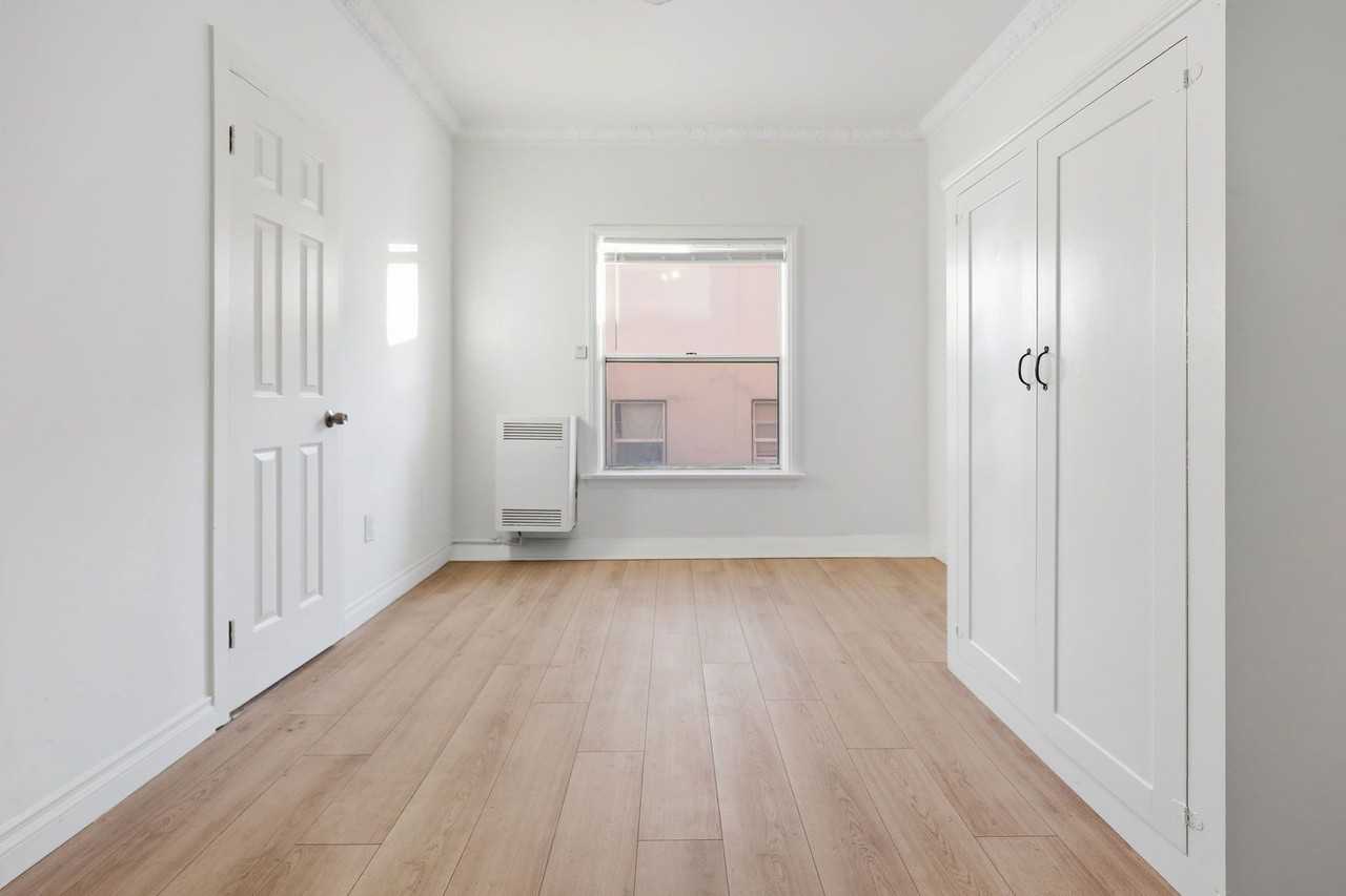 724 S Mariposa Ave #208