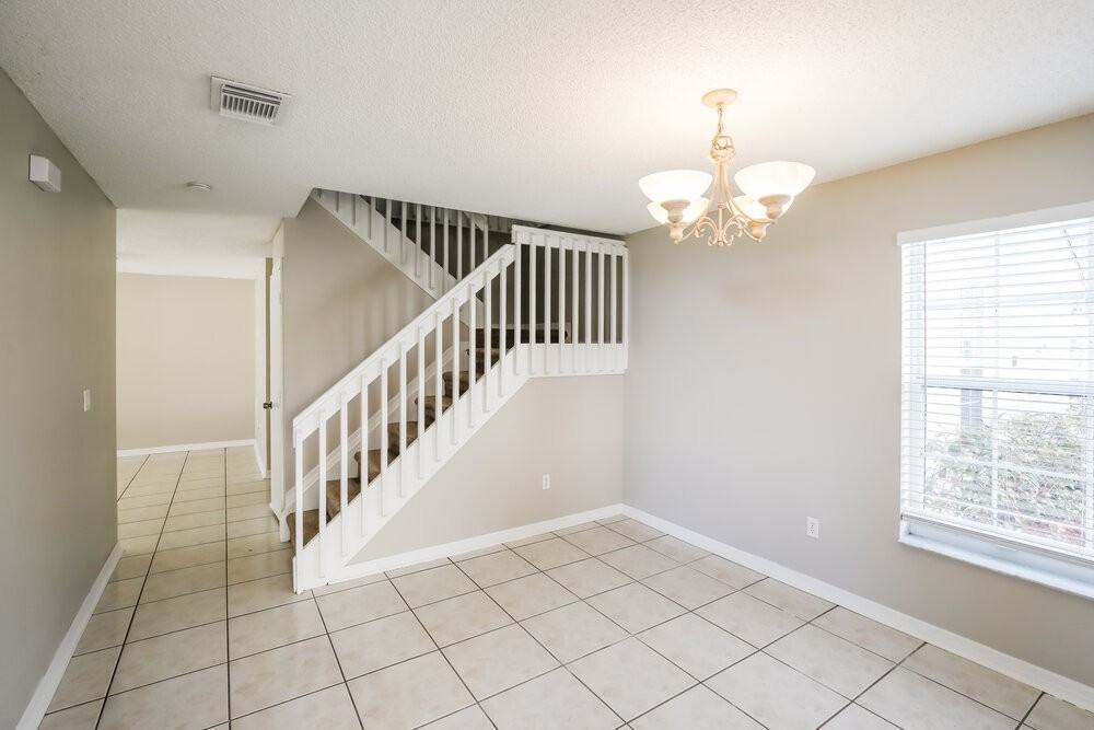 333 Sw 195th Ave - Photo 6 of 17