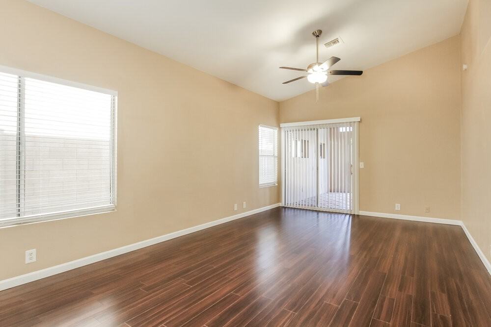 19415 N 77th Ave - Photo 3 of 16