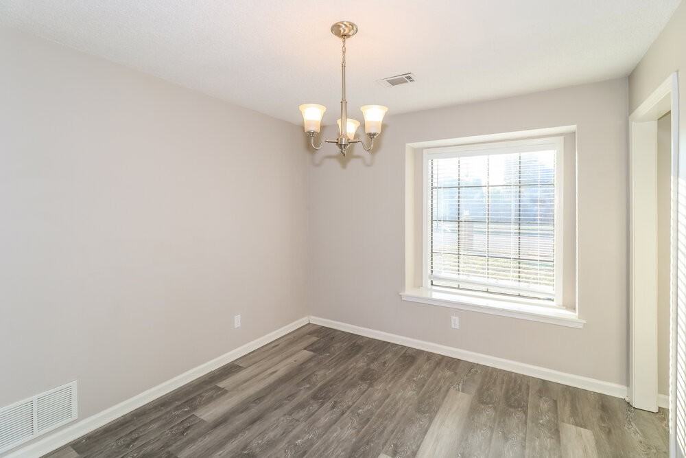 2464 Green Glen Drive - Photo 7 of 17