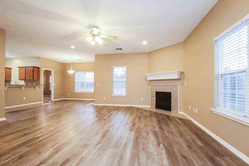 7104 Eagles Lndg - Photo 3 of 16