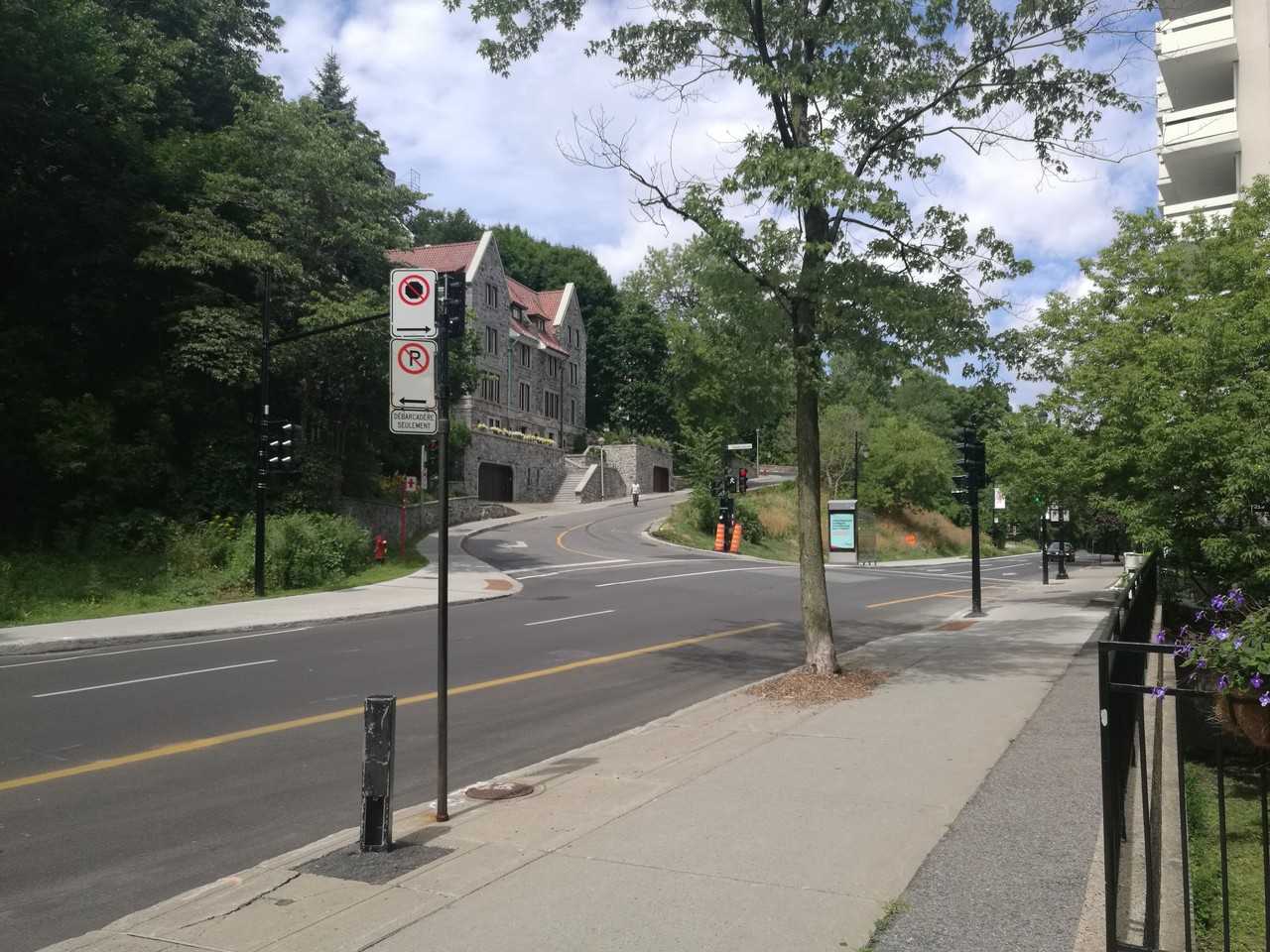 1250 Avenue des Pins Ouest #480 - Photo 3 of 24