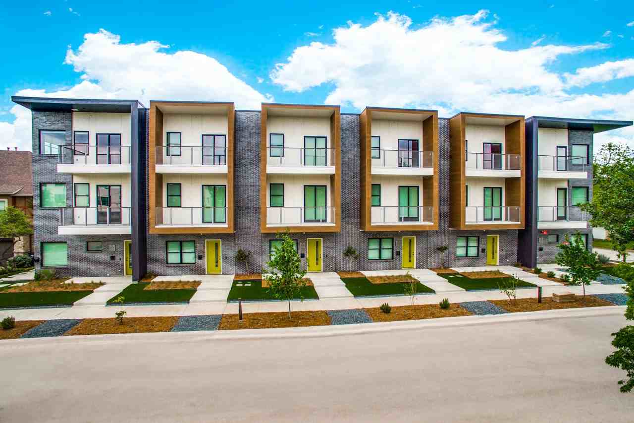 3149 Lubbock Ave - Photo 4 of 26