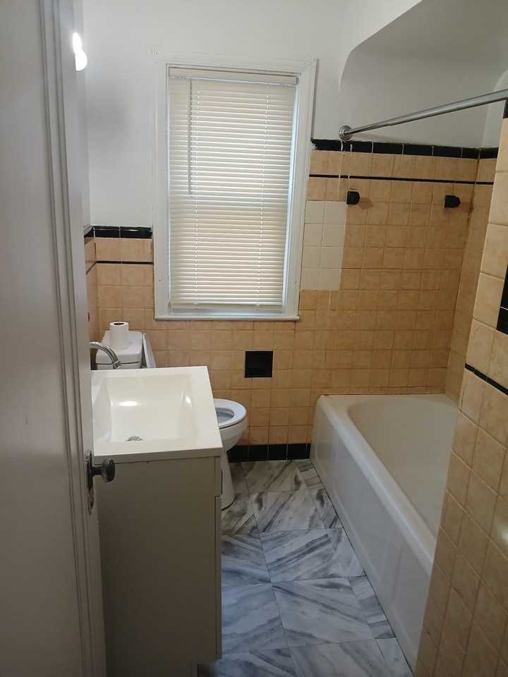 20011 Hawthorne St - Photo 5 of 16