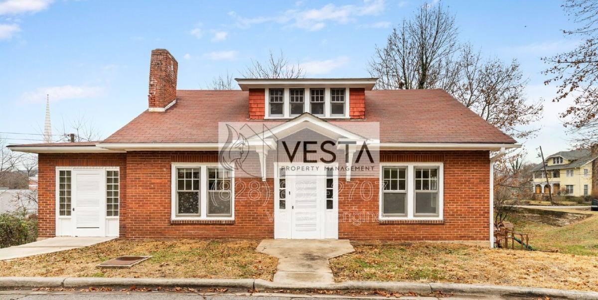 68 Maple St - Photo 2 of 10