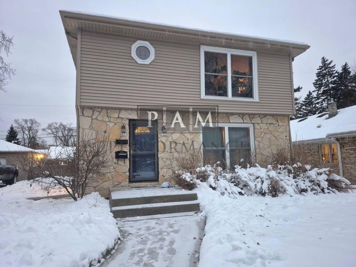 1123 W Kendall Ave #1 - Photo 2 of 10