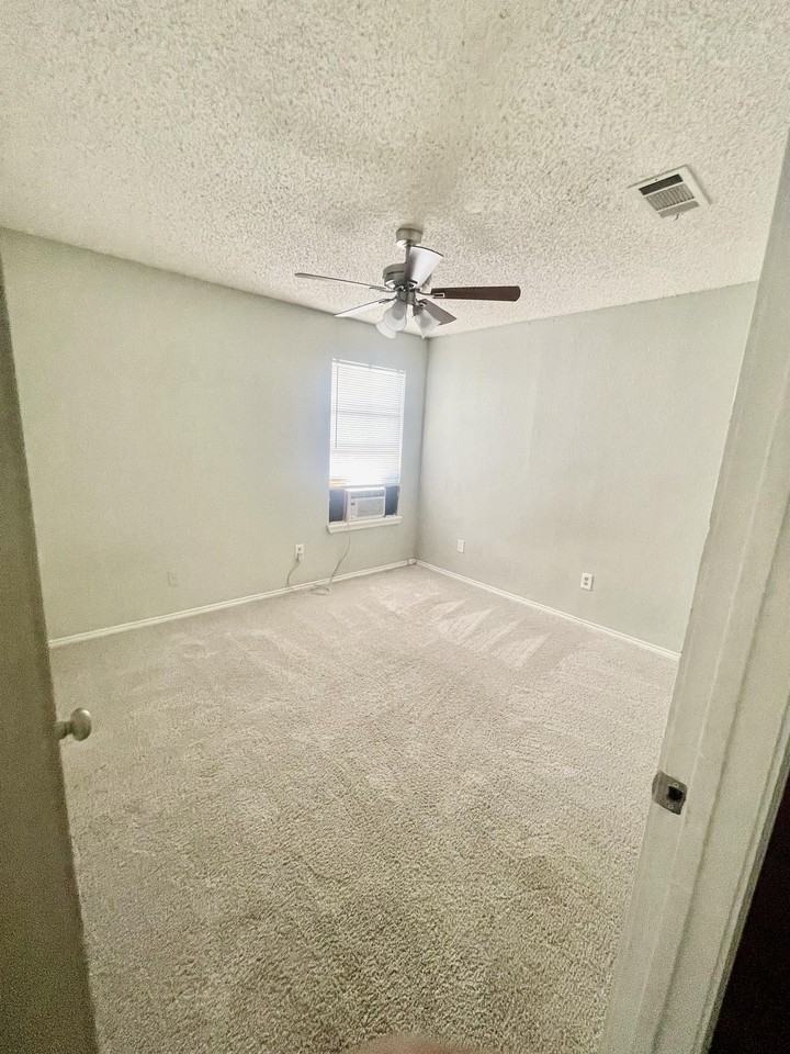 909 Nw Summercrest Blvd Apt A #1 - Photo 5 of 20