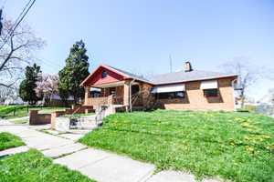 featured image of 735 Russell Street