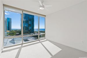 featured image of 1001 Queen Street #1306