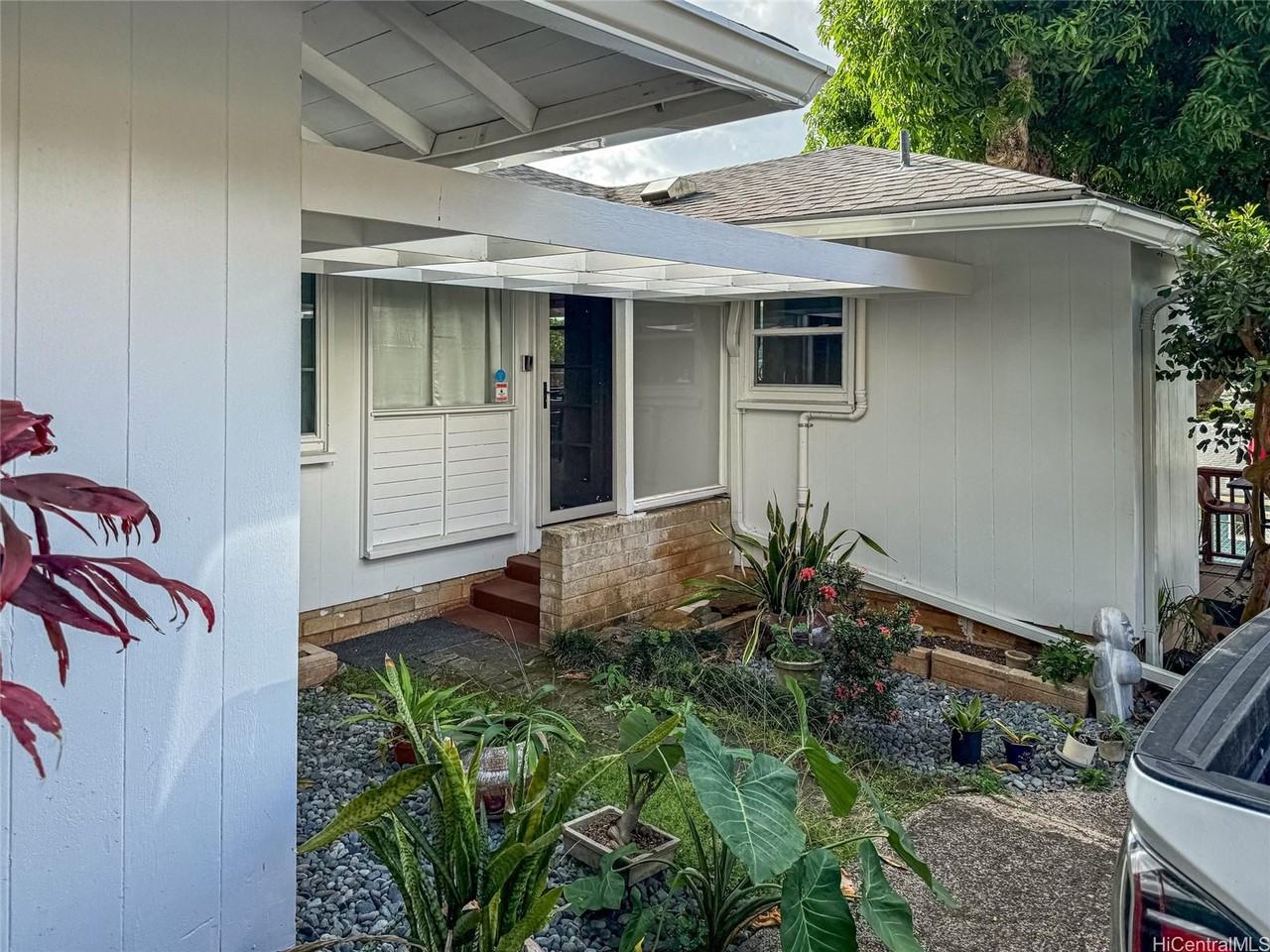 3238 Alani Dr - Photo 2 of 23