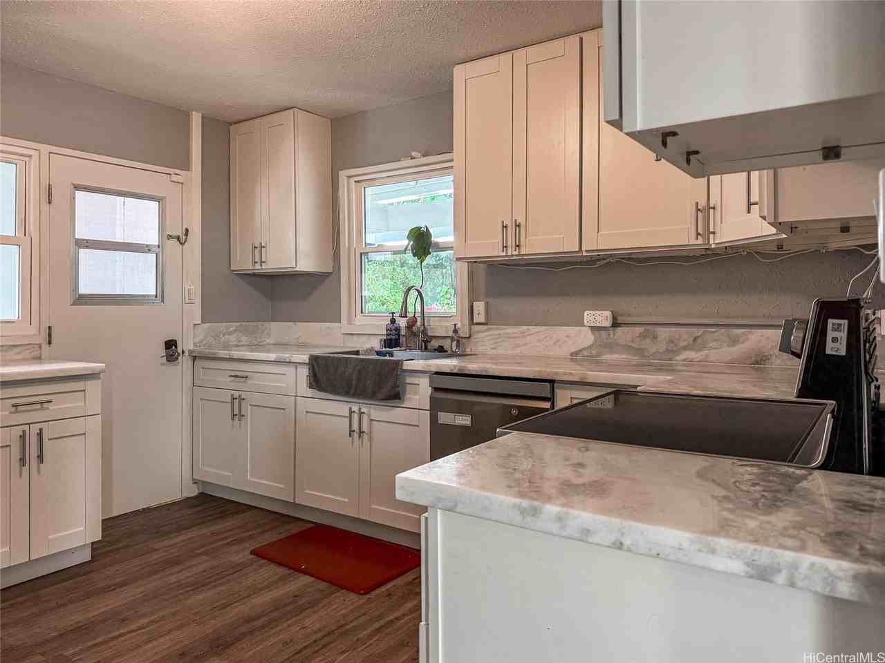 3238 Alani Dr - Photo 4 of 23