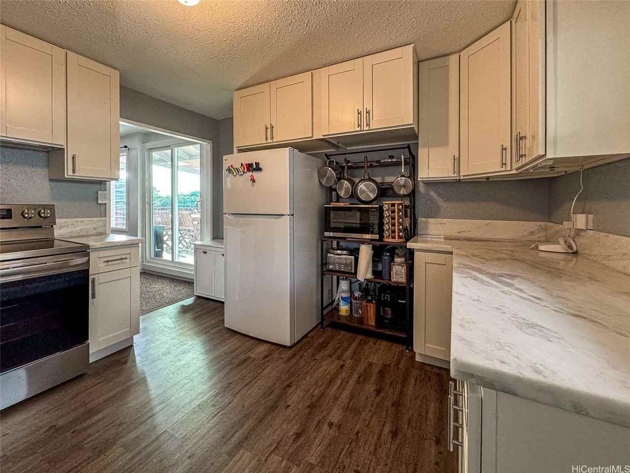 3238 Alani Dr - Photo 5 of 23