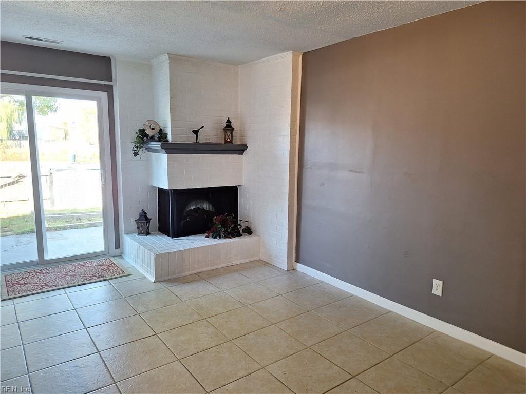 1312 Sierra Dr #1 - Photo 4 of 20