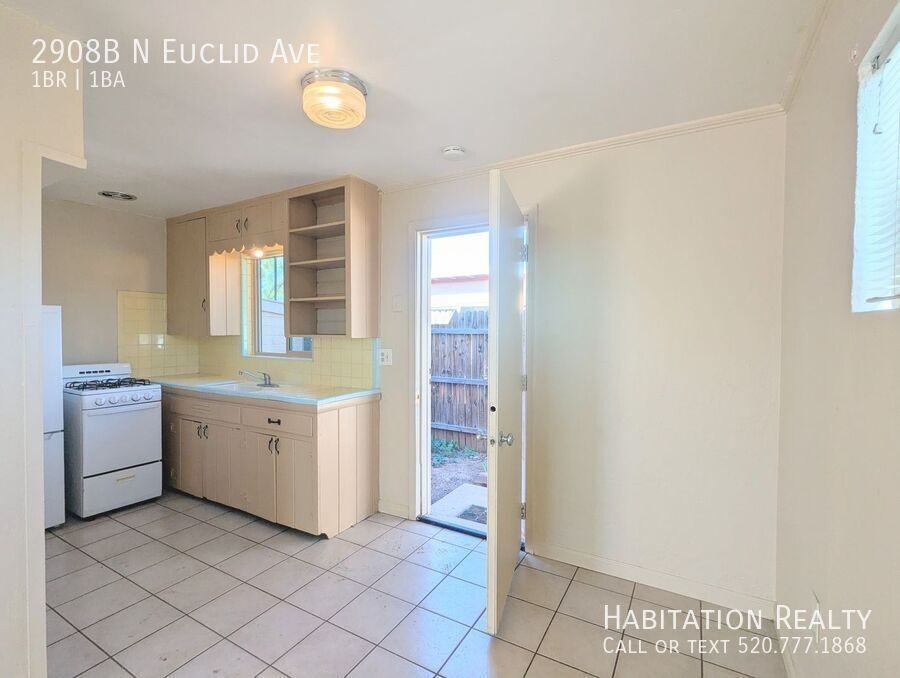 2908B N Euclid Ave - Photo 7 of 11