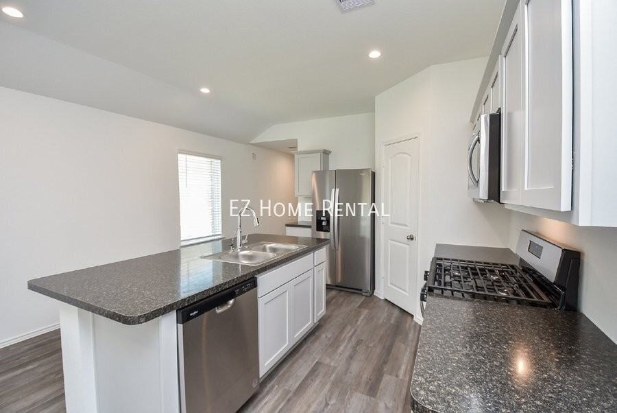 5735 Sycamore Glen Dr - Photo 5 of 27