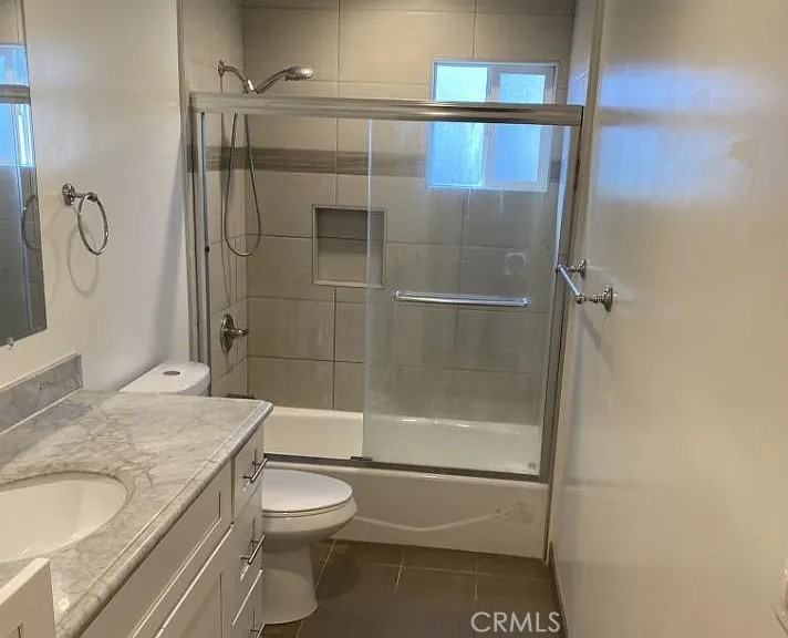 2017 Lovila Ln #2017 - Photo 5 of 34