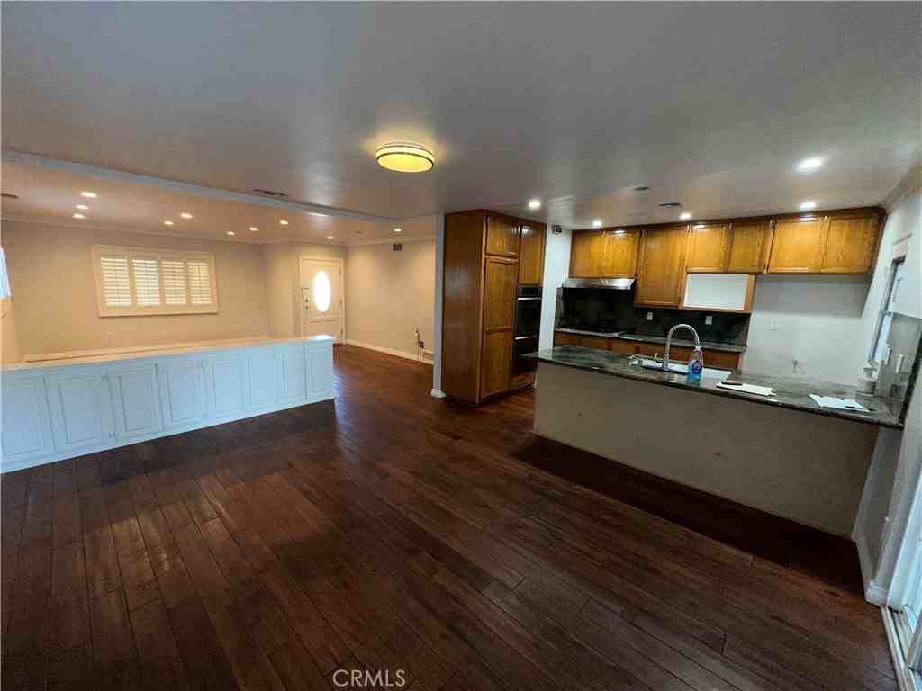 23018 Hartland Street #23018 - Photo 5 of 32