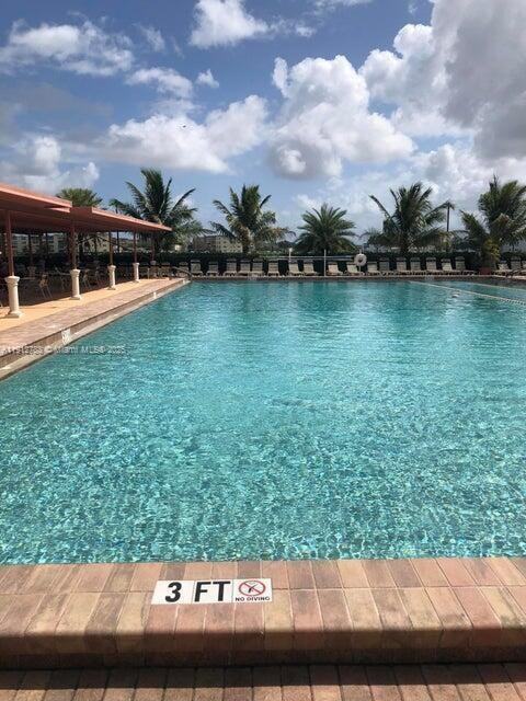 155 Suffolk E #155D - Photo 2 of 22