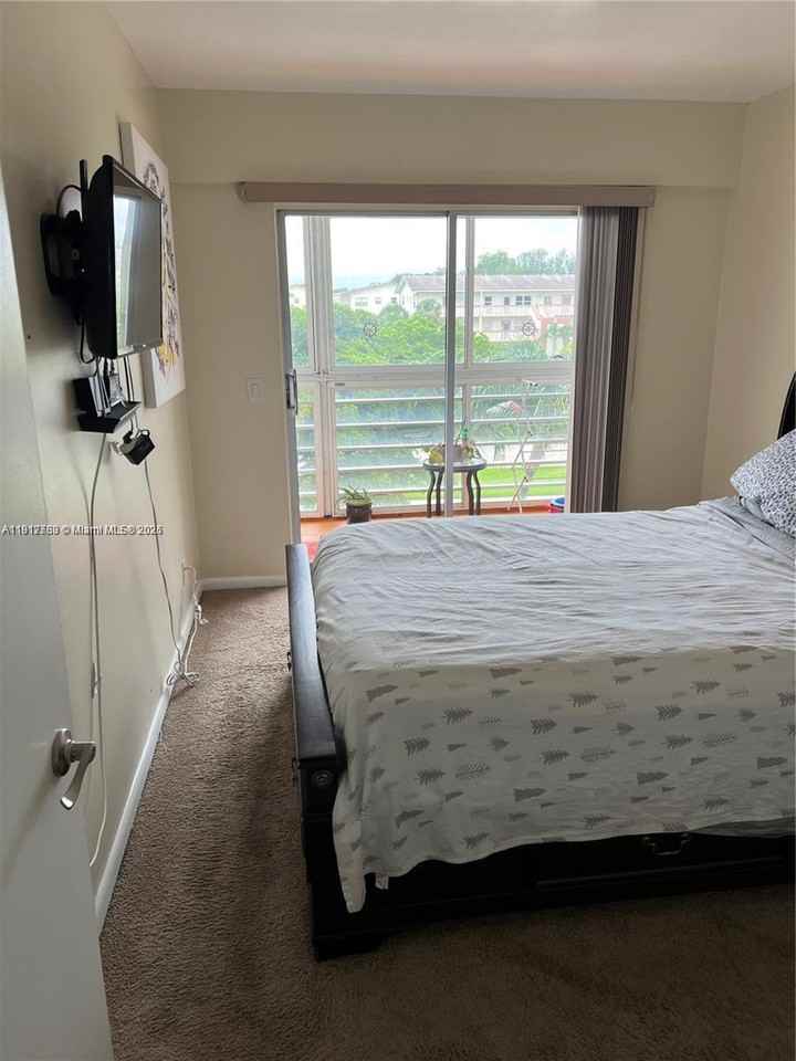 155 Suffolk E #155D - Photo 7 of 22