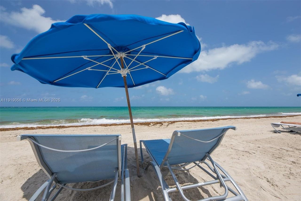 10275 Collins Ave #10275-905 - Photo 7 of 35