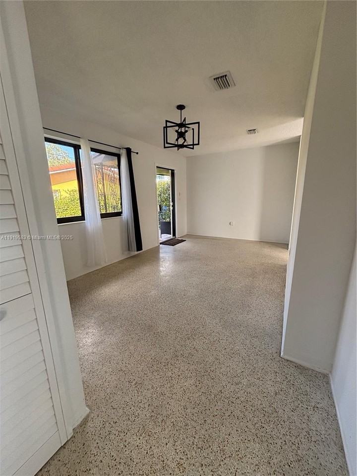 2723 Southwest 31st Court #2723-2 - Photo 3 of 11