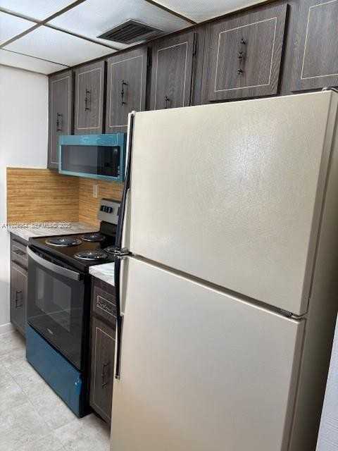 Northeast Miami Place #2690-508 - Photo 4 of 10