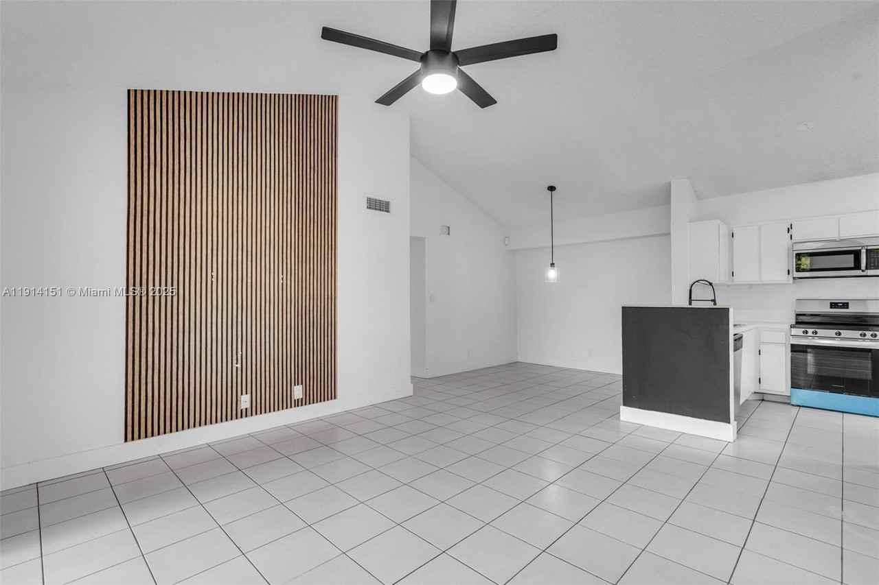 3065 North Oakland Forest Drive