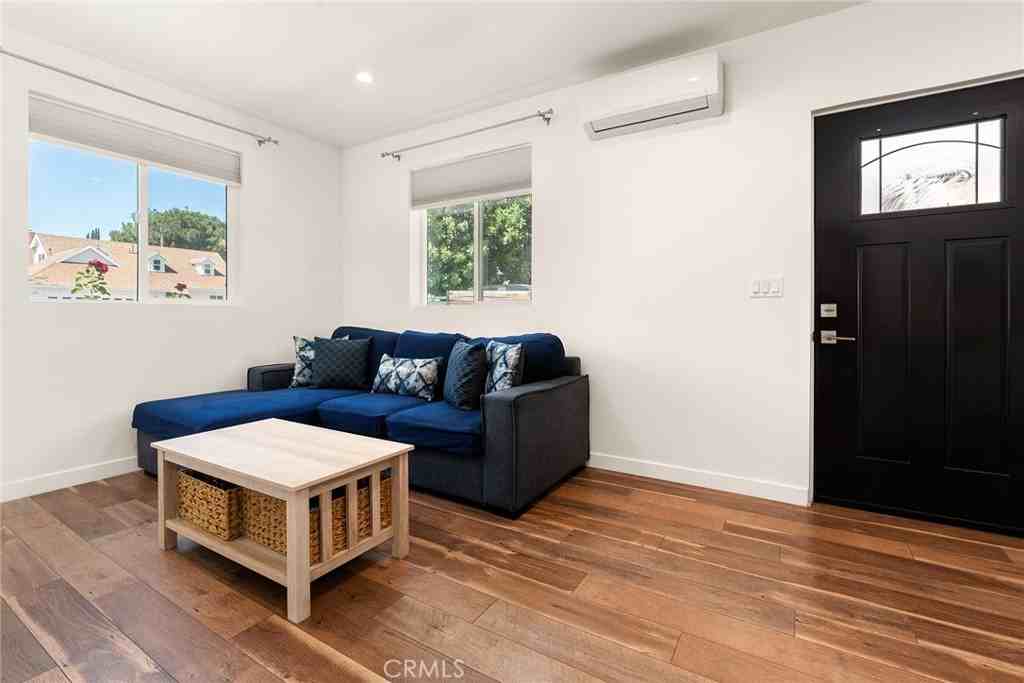 6624 Dannyboyar Avenue #6624 - Photo 4 of 10