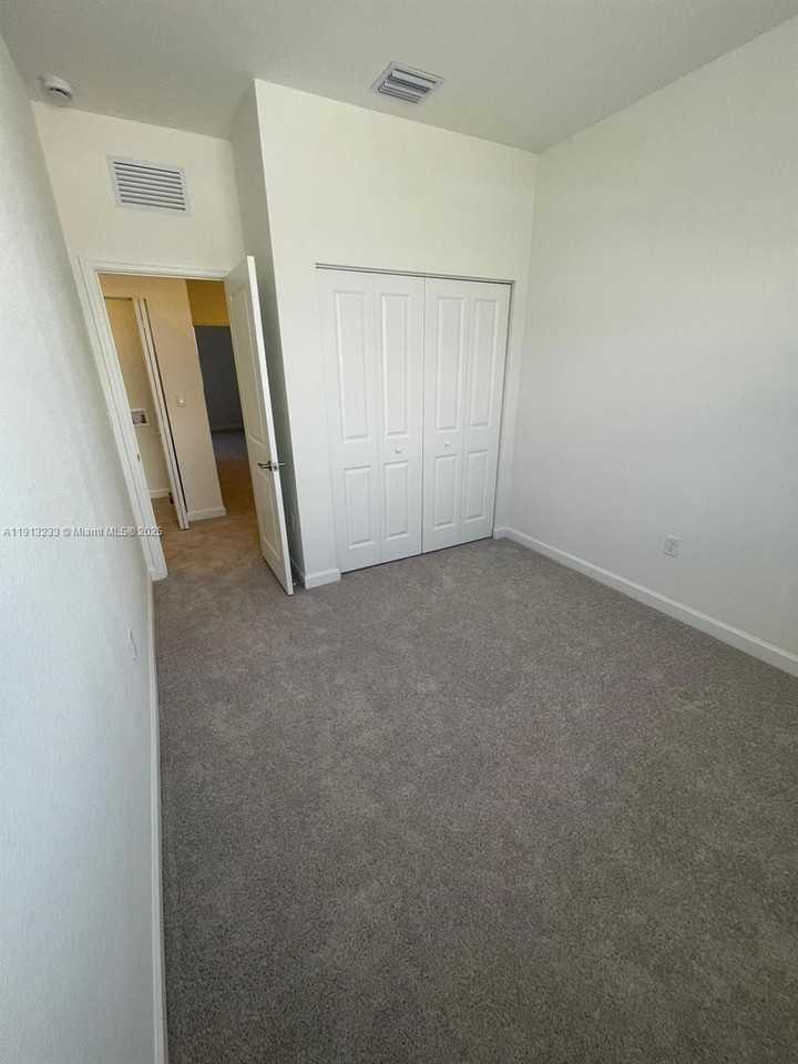 1066 Southeast 2nd Drive #1066-1066 - Photo 6 of 29