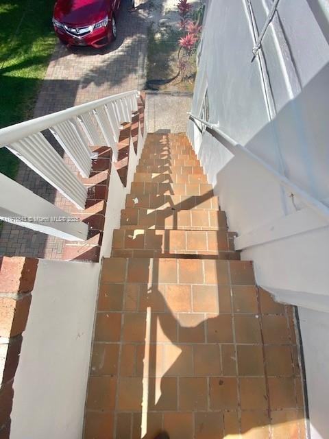 830 West 40th Street #830-2 - Photo 3 of 21