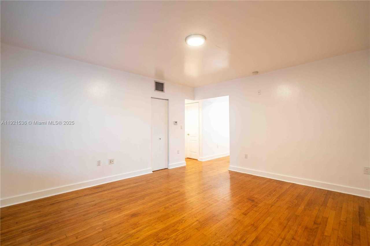 2425 Flamingo Place #2425-3 - Photo 3 of 14