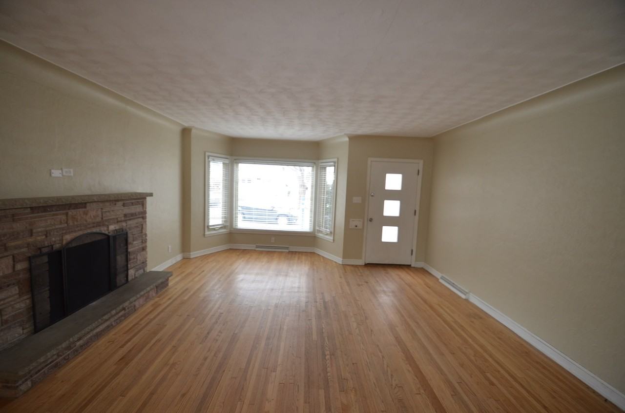 1040 E Geranium Ave - Photo 2 of 16