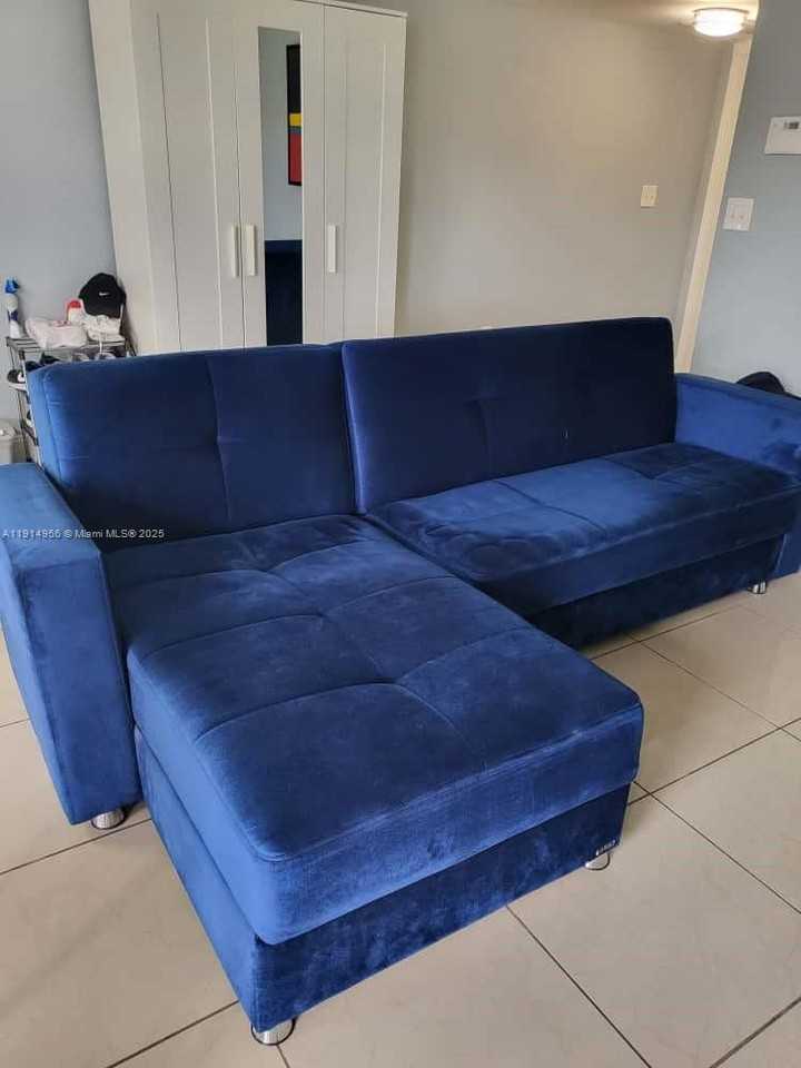 960 N Franklin Ave #960960J - Photo 2 of 21