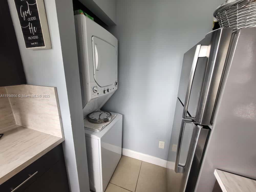 960 N Franklin Ave #960960J - Photo 4 of 21