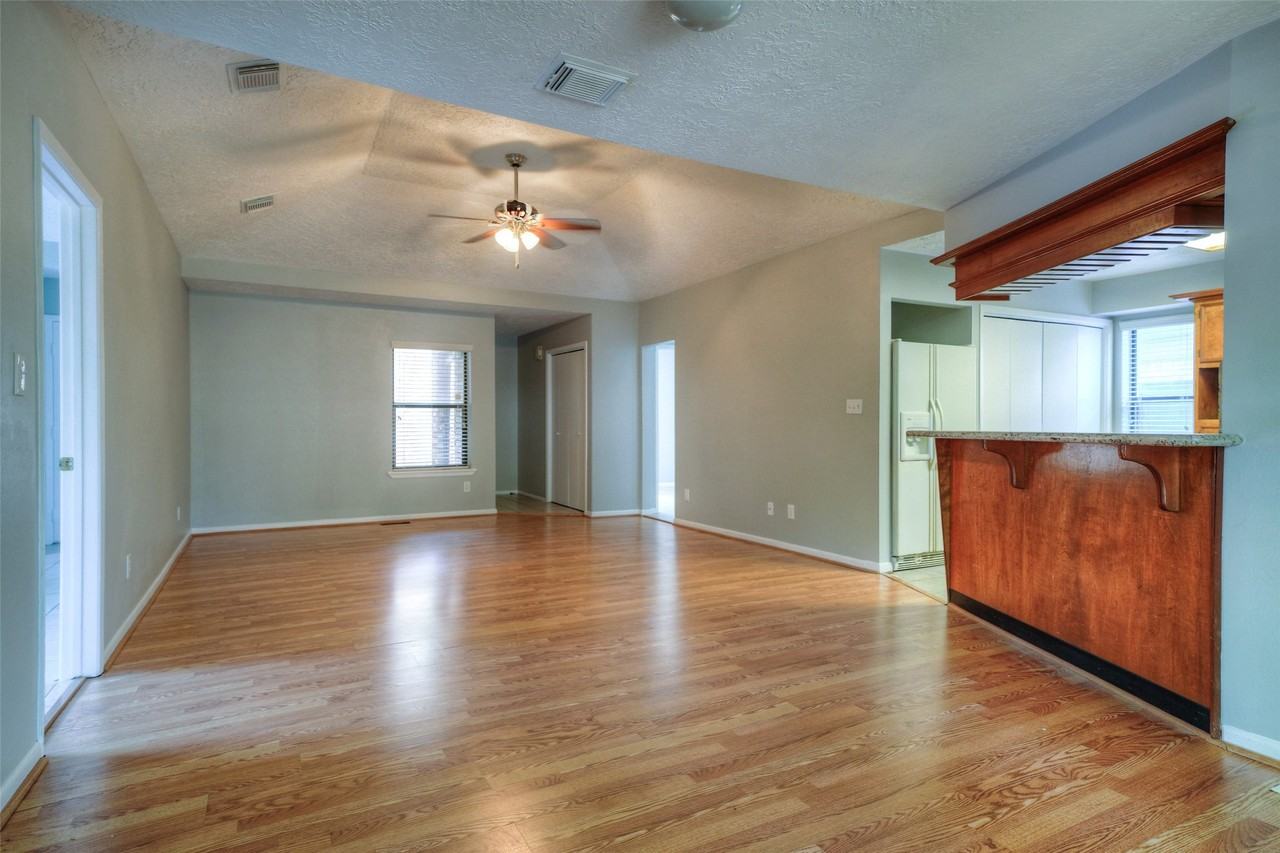 25 Shady Oak Ln #25 - Photo 2 of 15