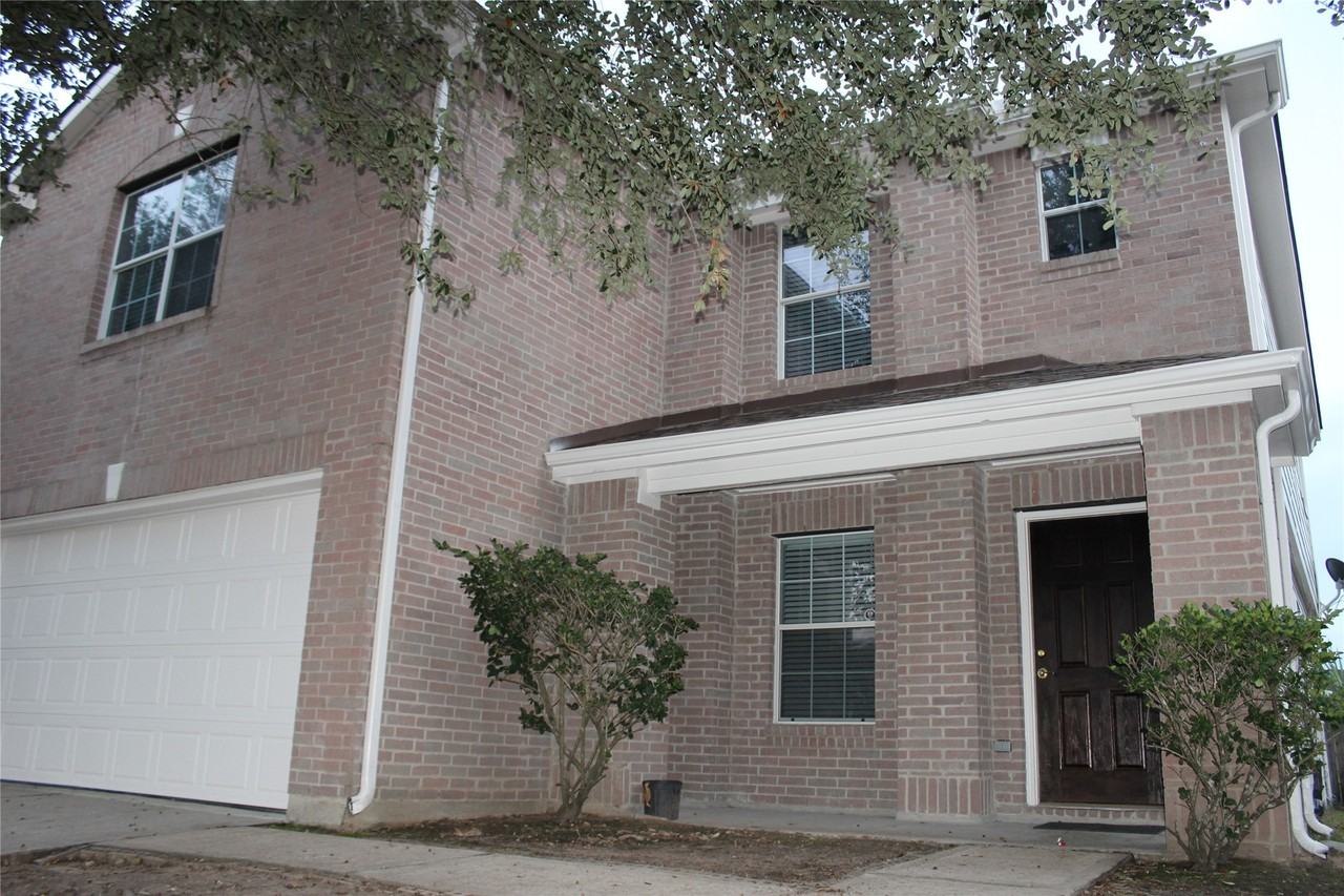 8143 Sanders Forest Court #8143 - Photo 4 of 23